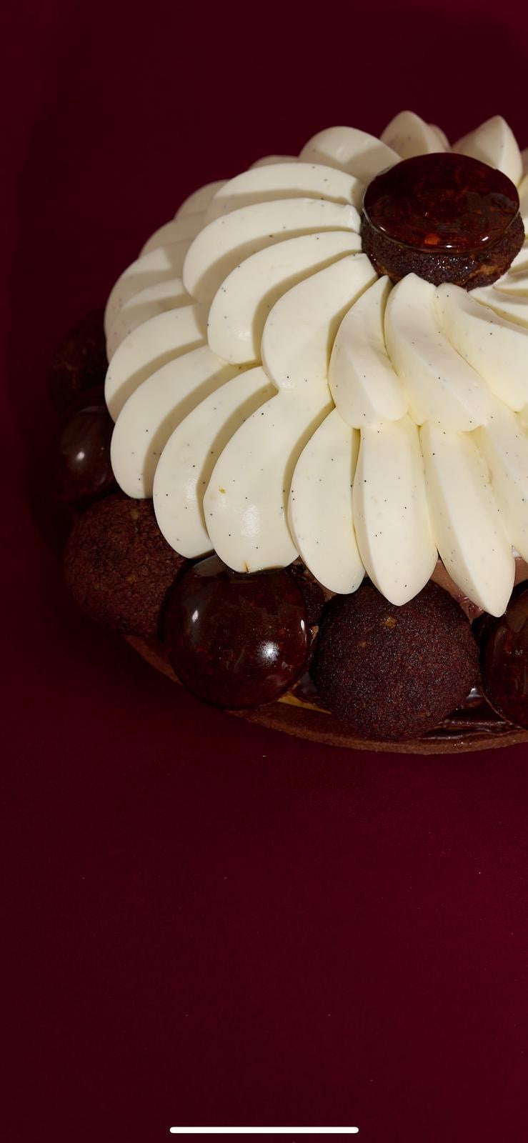 BLACK FOREST SAINT-HONORE